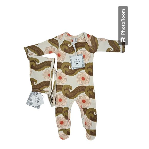 kate quinn Other - Kate Quinn Ocean Sun Baby Footie Sleeper and Bonnet Tan and Beige Size Newborn